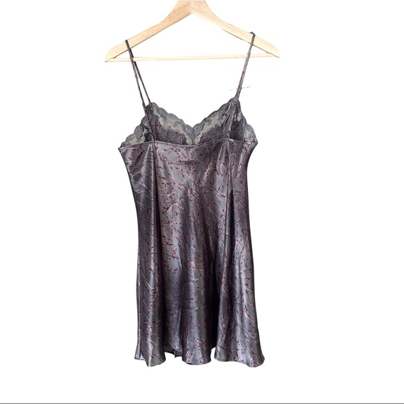 Y2K VTG Victoria’s Secret Satin and Silver Lace Slip Dress - Picture 5 of 13